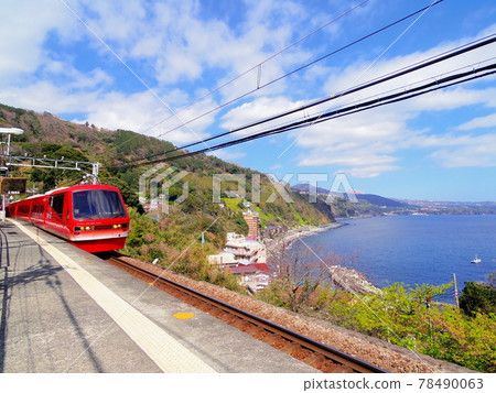[Izu] Superb view from Izu Kitagawa Station, Kinmedai train [1] 78490063