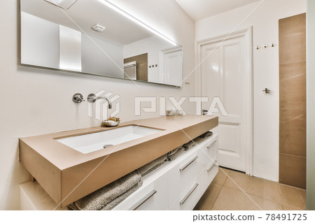 Modern minimalist interior of bathroom Modern minimalist interior of bathroom 78491725
