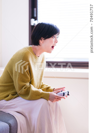 e-sports online competition game distribution game commentary [Corona Sorrow New Normal] 78491757