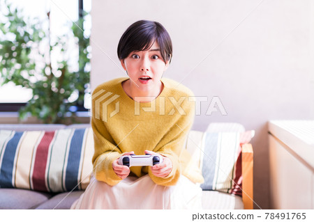 e-sports online competition game distribution game commentary [Corona Sorrow New Normal] 78491765