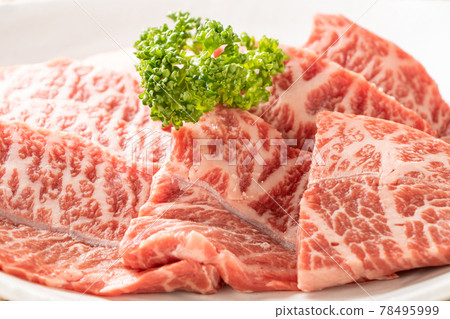 用於烤肉的牛肉（刀片牛排）。 78495999