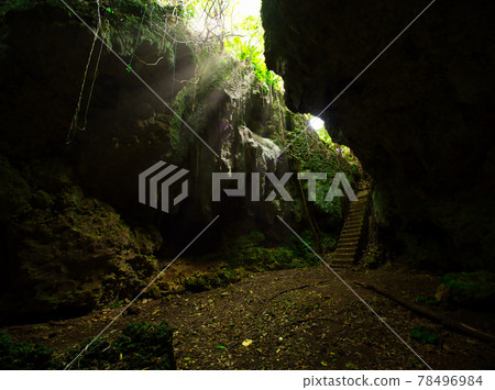 Okinawa's power spot where sunlight shines Okinawa's power spot where sunlight shines 78496984