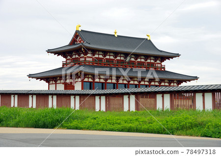 奈良平城宮遺址的大極殿 78497318