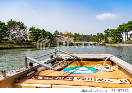 Horikawa Tour of Matsue Castle, Matsue City, Shimane Prefecture View from Kitahori Bridge and the boat at the shooting point Horikawa Tour of Matsue Castle, Matsue City, Shimane Prefecture View from Kitahori Bridge and the boat at the shooting point 78497885