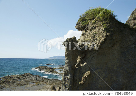 Parent and child bearing rock Parent and child bearing rock 78498049
