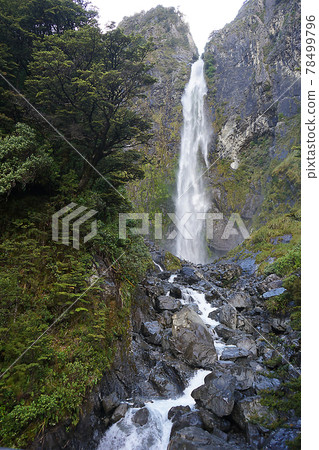 新西蘭魔鬼的潘趣碗瀑布 新西蘭魔鬼的潘趣碗瀑布 78499796