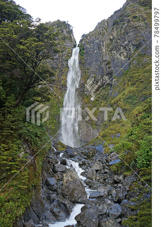 新西蘭魔鬼的潘趣碗瀑布 新西蘭魔鬼的潘趣碗瀑布 78499797
