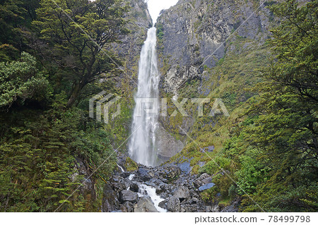 新西蘭魔鬼的潘趣碗瀑布 新西蘭魔鬼的潘趣碗瀑布 78499798