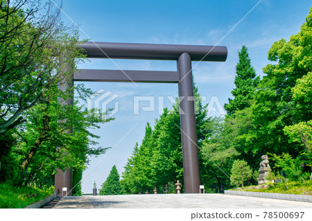 Yasukuni Shrine's First Torii Torii 78500697