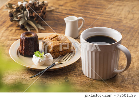 Coffee and sweets 78501159
