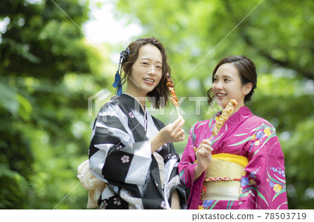 Yukata outdoors 78503719