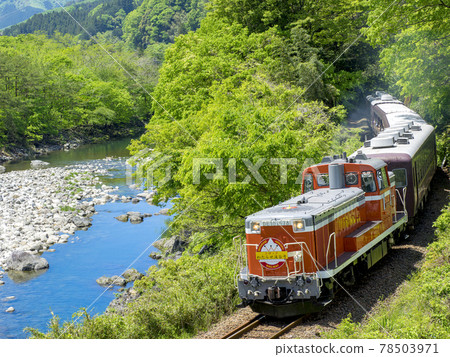 初夏的渡良瀨溪谷鐵路 初夏的渡良瀨溪谷鐵路 78503971