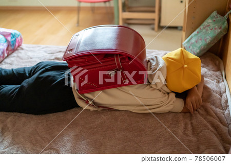 primary school student, schoolchild, schooler 78506007