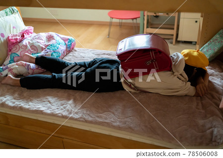 elementary student, primary school child, primary school student 78506008