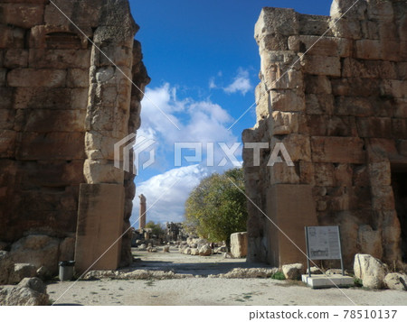 Baalbek, World Heritage Site in Lebanon Baalbek, World Heritage Site in Lebanon 78510137