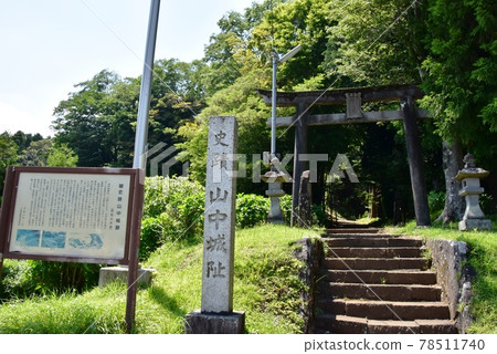 三島市山中城遺址公園 山中城遺址石柱、駒形詹訪神社鳥居及新鮮綠化 78511740