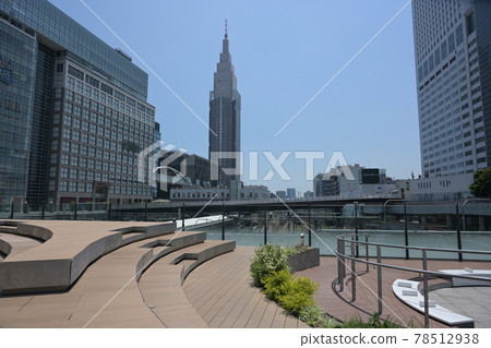 Tokyo Shinjuku Bus Terminal Blue sky and skyscrapers Full size high resolution Tokyo Shinjuku Bus Terminal Blue sky and skyscrapers Full size high resolution 78512938