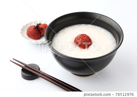 Porridge, pickled plum, rice bowl, white background 78512976