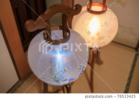 Japanese-style room and Bon Festival lanterns Japanese-style room and Bon Festival lanterns 78513425