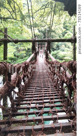 Kuzu Bridge in light rain Kuzu Bridge in light rain 78514169