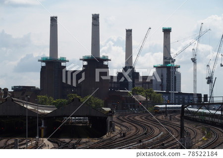 從英國倫敦伊麗莎白橋看到的巴特西發電廠 從英國倫敦伊麗莎白橋看到的巴特西發電廠 78522184