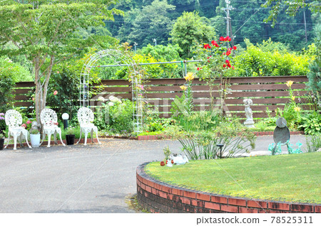 English garden scenery English garden scenery 78525311