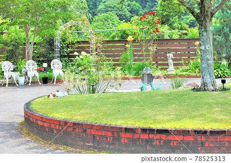 English garden scenery English garden scenery 78525313