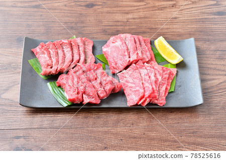 Raw meat for yakiniku made from rare cuts of beef from domestic crossbred cattle. Shinshin, Ichibo, Zabuton, and Misuji. (It is unclear whether the names of the cuts are correct.) Raw meat for yakiniku made from rare cuts of beef from domestic crossbred cattle. Shinshin, Ichibo, Zabuton, and Misuji. (It is unclear whether the names of the cuts are correct.) 78525616