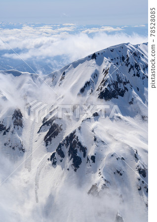 春天的山坡 春天的山坡 78528085
