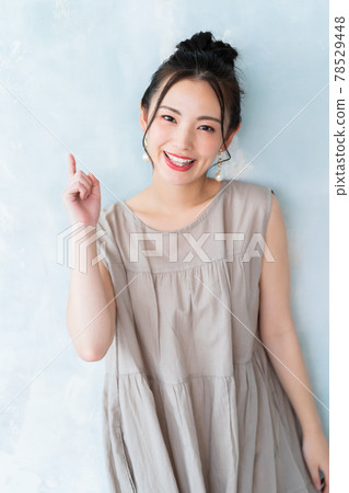 一個女人在他的tw 78529448