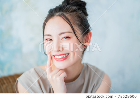 20多歲女孩的美麗 78529606