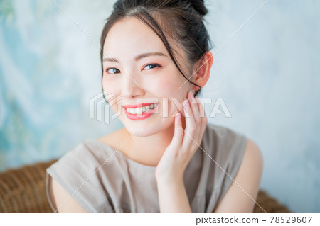 20多歲女孩的美麗 78529607