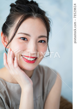Adult makeup for girls in their 20s 78529614