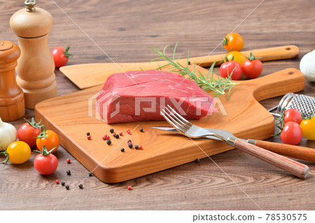 Housework, cooking, cooking image. Australian beef thigh lean block. 78530575