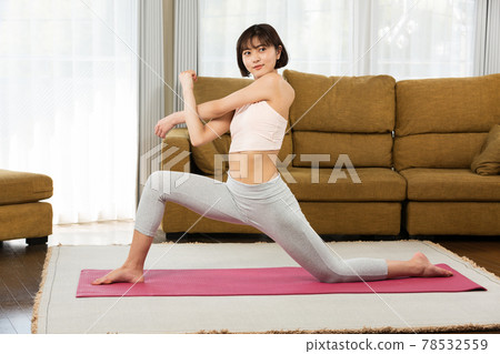 Women stretching 78532559