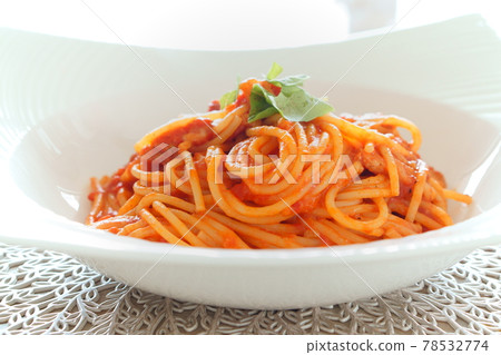 Fresh tomato sauce pasta Fresh tomato sauce pasta 78532774