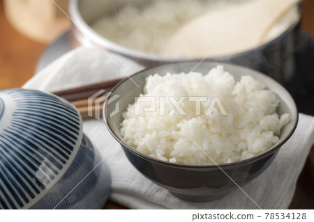 Rice cooked in a hagama pot Rice cooked in a hagama pot 78534128