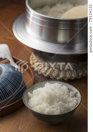 Rice cooked in a hagama pot Rice cooked in a hagama pot 78534133