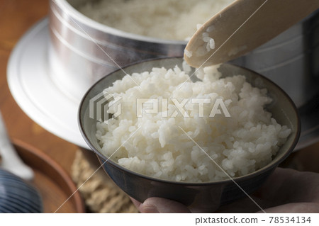 Rice cooked in a hagama pot Rice cooked in a hagama pot 78534134