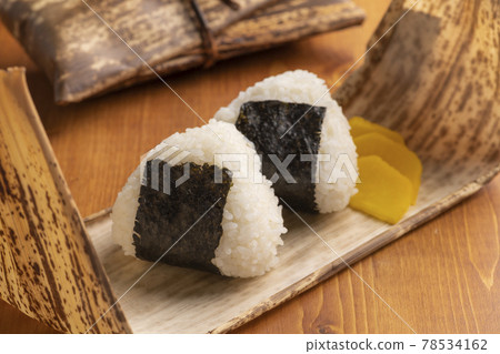 竹皮包飯糰便當 78534162