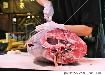 Tuna dismantling show Tuna dismantling show 78534403