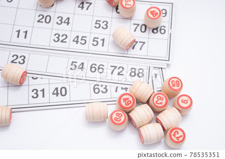 Lotto borad game Wooden barrels and a card for playing. Old Russian board game Russian Lotto. 78535351