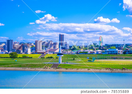 Yodogawa River Park Hirakata area scenery 78535889