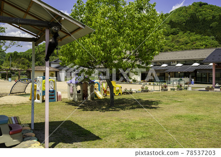 Hirafuku Sayo Town Toshigami Nursery School, Sayo Town, Sayo District, Hyogo Prefecture Hirafuku Sayo Town Toshigami Nursery School, Sayo Town, Sayo District, Hyogo Prefecture 78537203