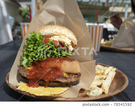 Okinawa Senaga Island Flood Burger 78541592