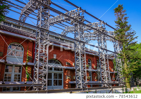 熊本大學（工學部研究館）是因熊本地震而受損的重要文化財產，正在進行修復工作 78543612