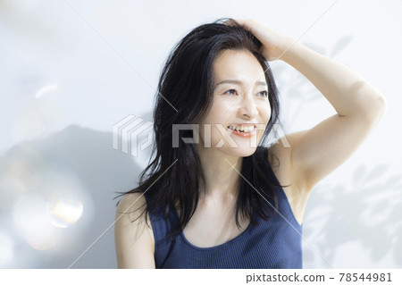 Women beauty hair care 78544981