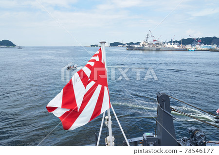 Kanagawa Prefecture Yokosuka Port and escort ship 78546177