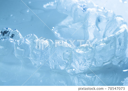 Invisible bracket aligners Invisible bracket aligners 78547073