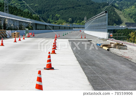 建設中的高速公路（靜岡） 78559906